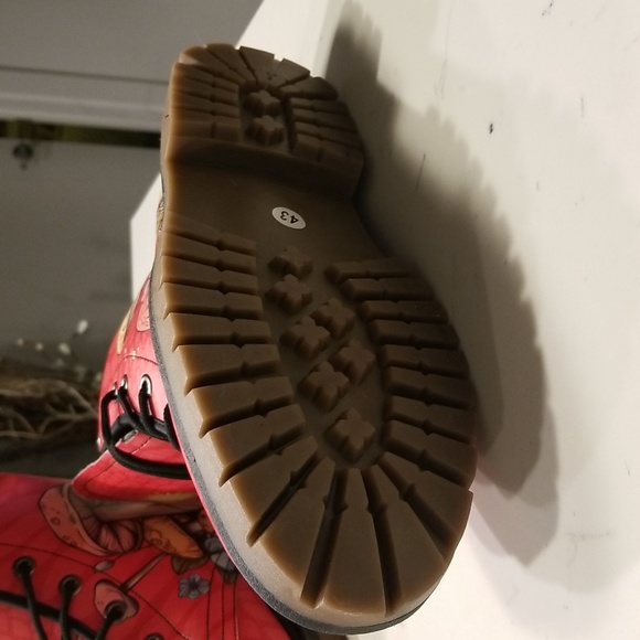 NWT BEAUTIFUL BOOTS - Picture 5 of 9